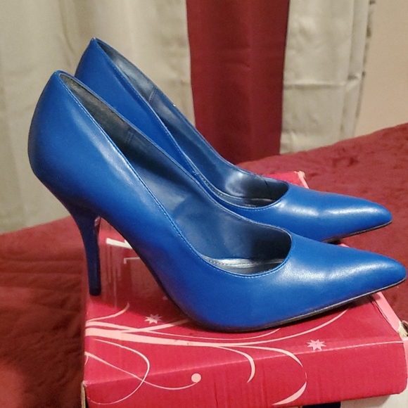 Snobby by Rouge - Picture 2 of 4